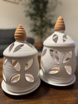 Lampada Maiolica Bianco – Lampion szkliwiony biały 37 cm – zestaw z podstawkiem