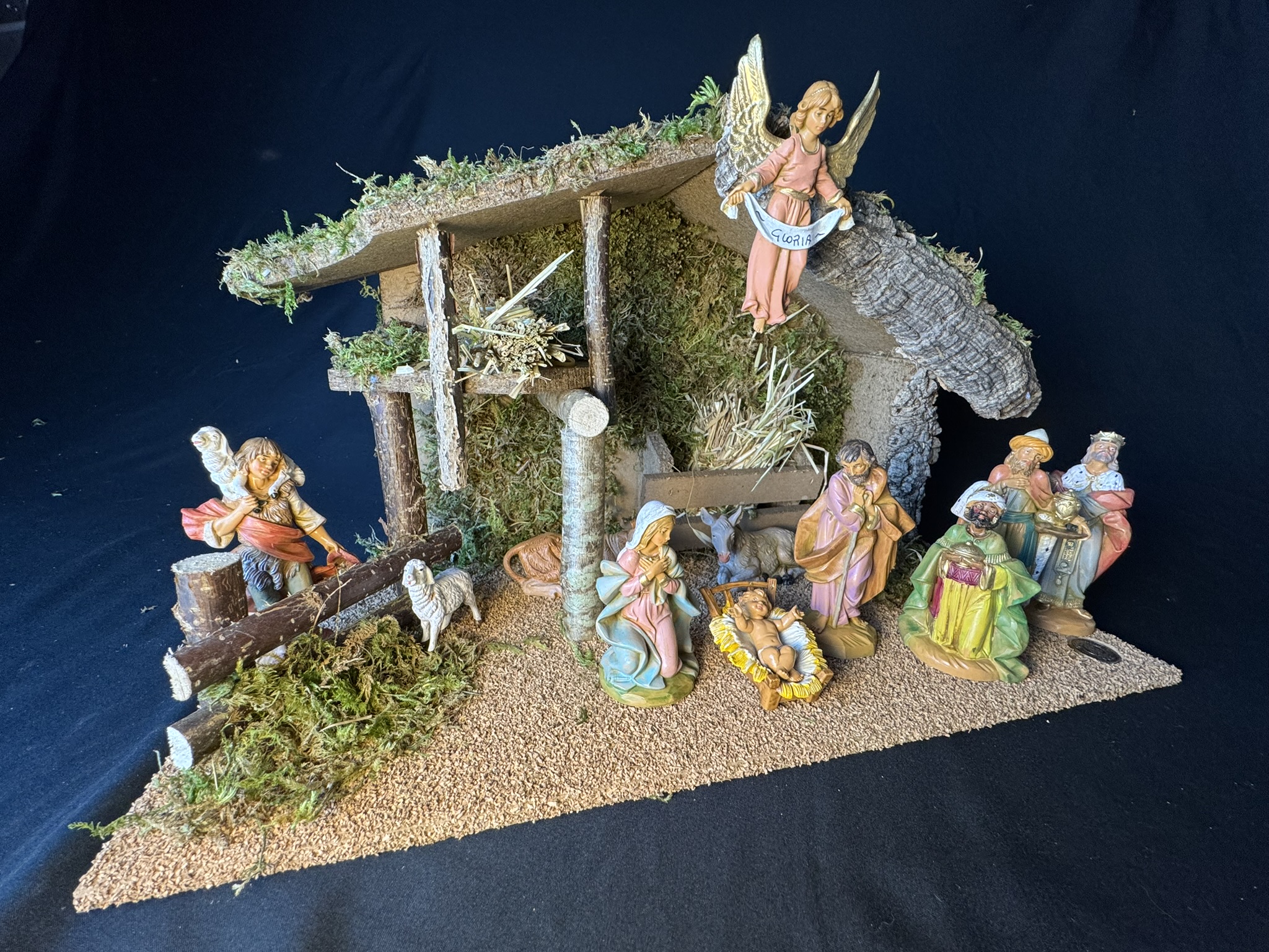 Szopka Bożonarodzeniowa Fontanini nr 517 – 46×22×27h cm - obrazek 3