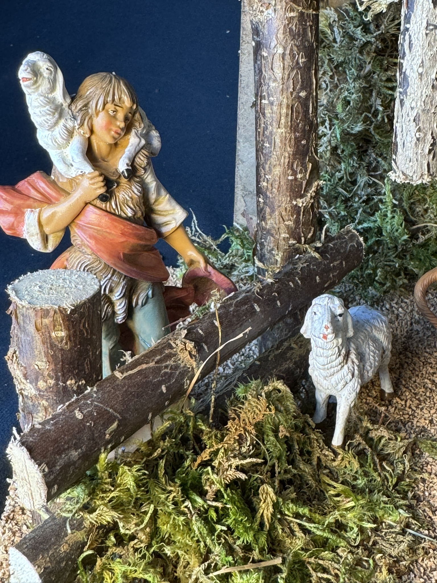 Szopka Bożonarodzeniowa Fontanini nr 517 – 46×22×27h cm - obrazek 6