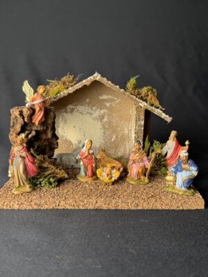 Szopka bożonarodzeniowa Fontanini nr 381 – mini stajenka z figurkami Świętej Rodziny, Anioła i Trzech Króli 4 cm